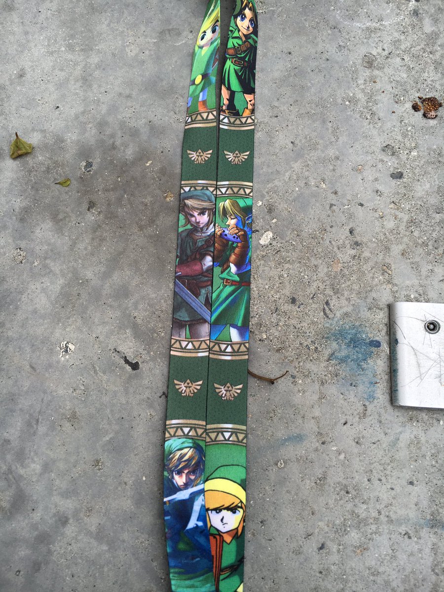 e3-2016-badge-lanyard-zelda-2